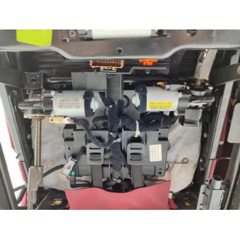 Recambio de juego asientos completo para maserati levante diesel referencia OEM IAM 670090770  