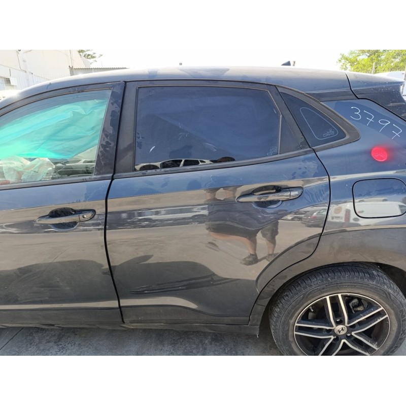 Recambio de puerta trasera izquierda para hyundai kona essence 2wd referencia OEM IAM 77003J9010  