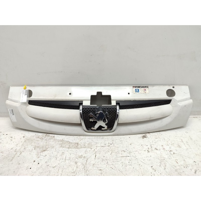 Recambio de rejilla delantera para peugeot partner (s2) combi pro referencia OEM IAM 9644758777  