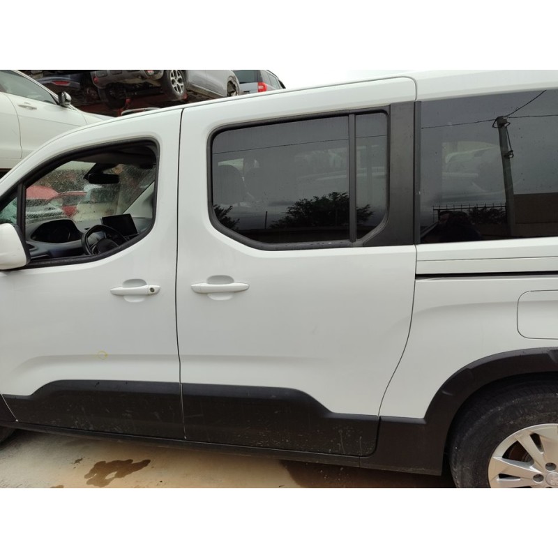 Recambio de puerta lateral corredera izquierda para peugeot rifter allure standard referencia OEM IAM 9820434480  