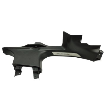 Recambio de guarnecido puerta trasera izquierda para maserati levante diesel referencia OEM IAM 670040378  