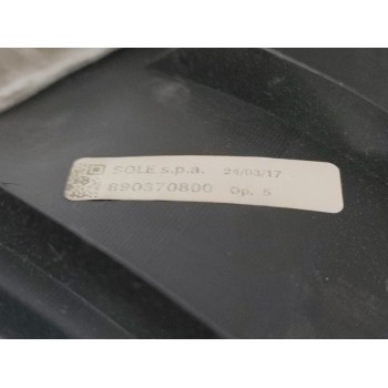 Recambio de guarnecido puerta delantera derecha para maserati levante diesel referencia OEM IAM 670040373  