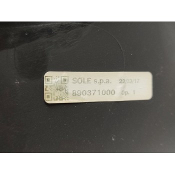 Recambio de guarnecido puerta trasera derecha para maserati levante diesel referencia OEM IAM 670040377  