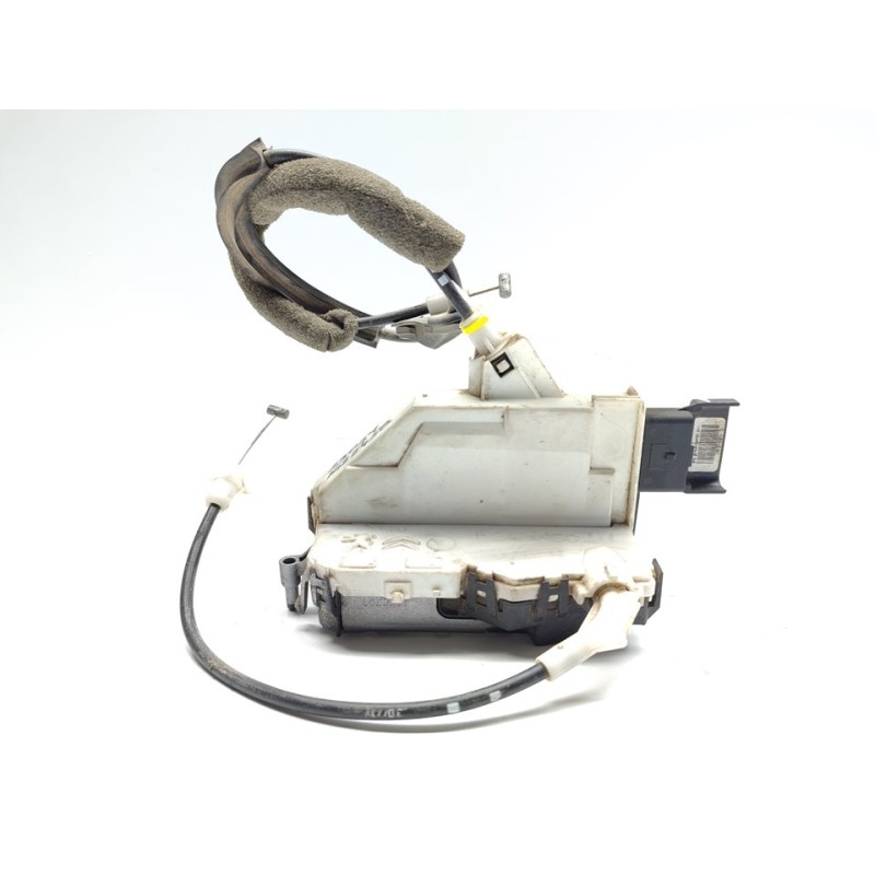 Recambio de cerradura puerta delantera derecha para citroën berlingo cuadro x referencia OEM IAM 828405  