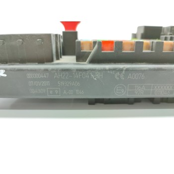 Recambio de caja reles / fusibles para land rover range rover sport v6 td hse referencia OEM IAM AH2214F041BH  