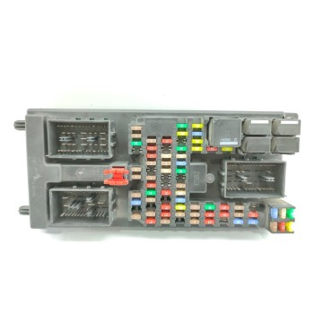 Recambio de caja reles / fusibles para land rover range rover sport v6 td hse referencia OEM IAM AH2214F041BH  