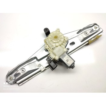 ELEVALUNAS TRASERO DERECHO BM51A2700BE 