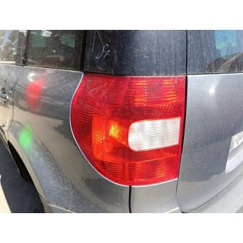 Recambio de piloto trasero izquierdo para skoda yeti active referencia OEM IAM 5L0945111  