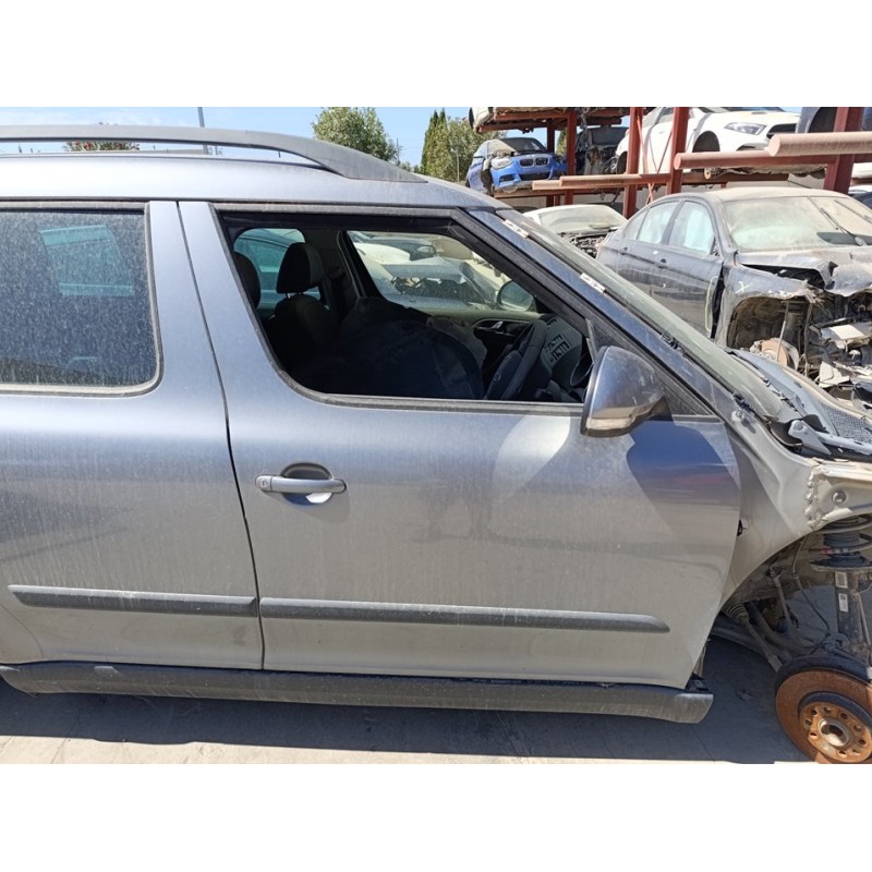 Recambio de puerta delantera derecha para skoda yeti active referencia OEM IAM 5L0831056  