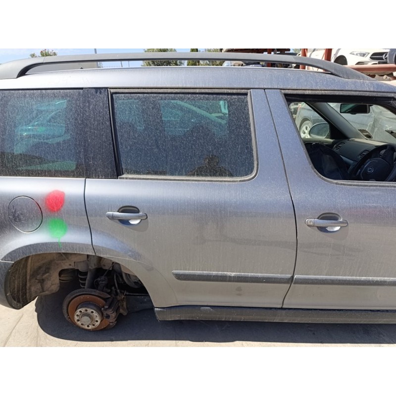 Recambio de puerta trasera derecha para skoda yeti active referencia OEM IAM 5L0833056  