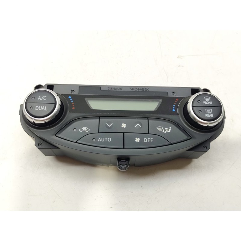 Recambio de mando climatizador para toyota yaris hybrid active referencia OEM IAM 559000D800  
