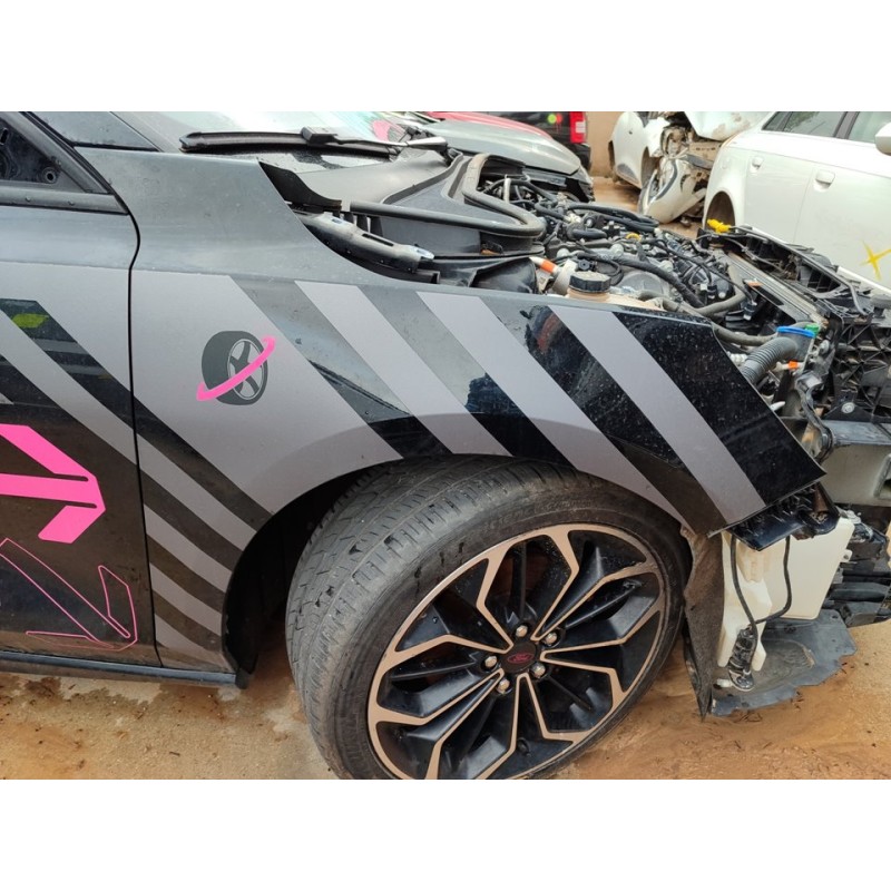 Recambio de aleta delantera derecha para ford focus st-line referencia OEM IAM PJX7BA16008AG  