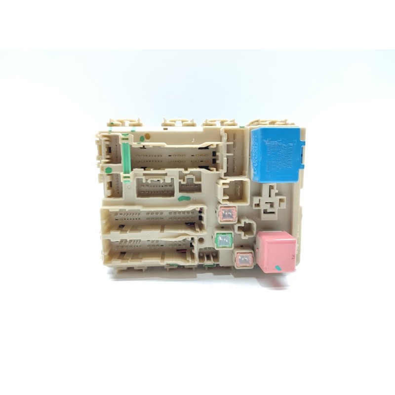 Recambio de caja reles / fusibles para toyota avensis (t27) advance referencia OEM IAM 8273005720  