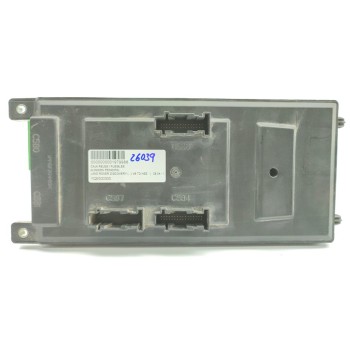 Recambio de caja reles / fusibles para land rover discovery v6 td hse referencia OEM IAM YQE500300  