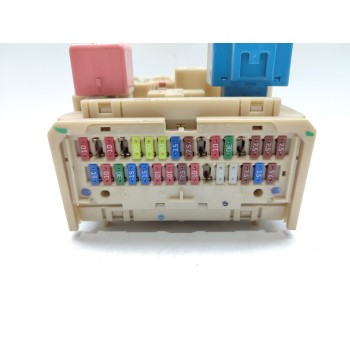 Recambio de caja reles / fusibles para toyota avensis (t27) advance referencia OEM IAM 8273005720  