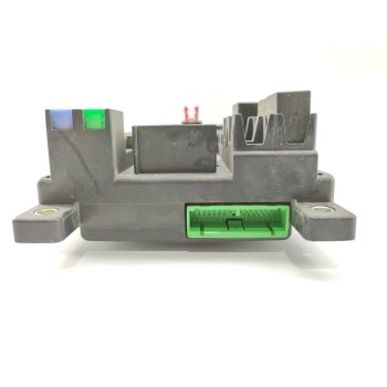 Recambio de caja reles / fusibles para land rover discovery v6 td hse referencia OEM IAM YQE500300  