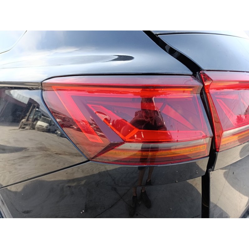 Recambio de piloto trasero izquierdo para volkswagen touareg r-line 4motion referencia OEM IAM 760945207A  