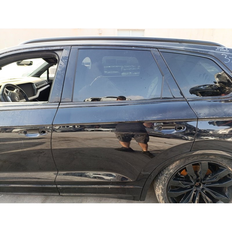 Recambio de puerta trasera izquierda para volkswagen touareg r-line 4motion referencia OEM IAM 760833051B  