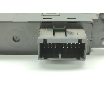 Recambio de warning para land rover discovery v6 td hse referencia OEM IAM YUL500400WUX  