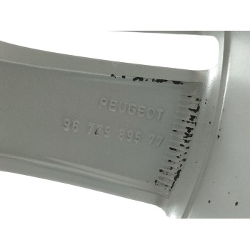 Recambio de llanta para peugeot 308 active pack referencia OEM IAM 96779895TW  