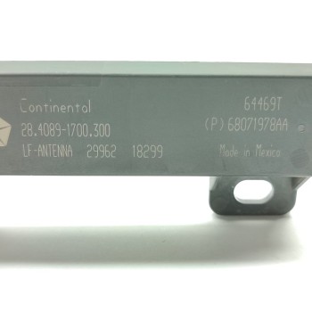 Recambio de antena para maserati levante diesel referencia OEM IAM 68071978AA  