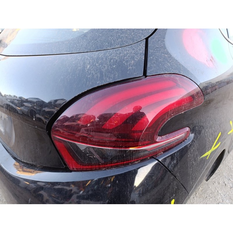 Recambio de piloto trasero derecho para peugeot 208 allure referencia OEM IAM 9825601180  