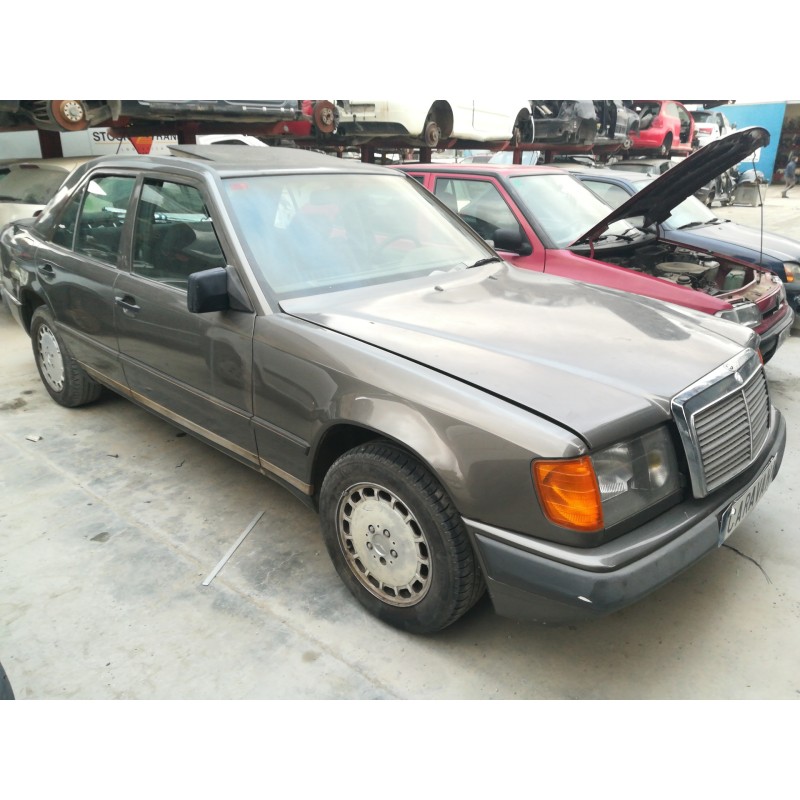MERCEDES-BENZ CLASE E (W124) BERLINA