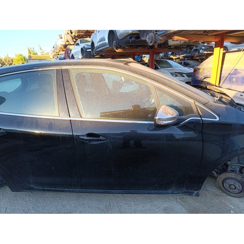 Recambio de puerta delantera derecha para peugeot 208 allure referencia OEM IAM 9807820680  