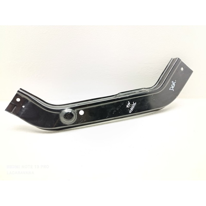 Recambio de soporte faro derecho para mg zs comfort referencia OEM IAM 10251200  