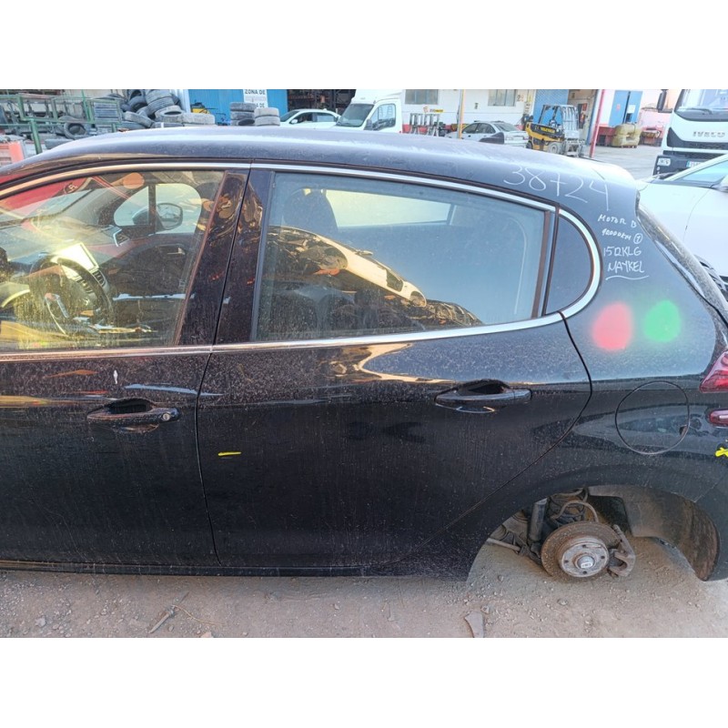 Recambio de puerta trasera izquierda para peugeot 208 allure referencia OEM IAM 9671907580  