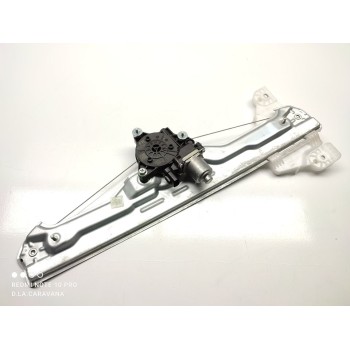 ELEVALUNAS DELANTERO DERECHO 82402R2000 