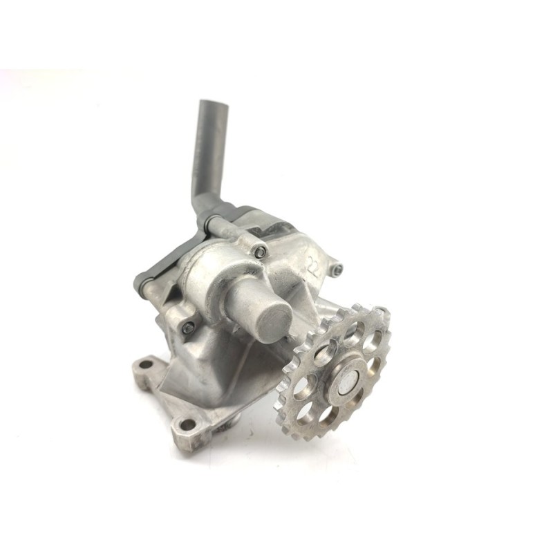 Recambio de bomba aceite para mercedes-benz vito (w638) caja cerrada 110 cdi  (638.094) referencia OEM IAM 6061810801  