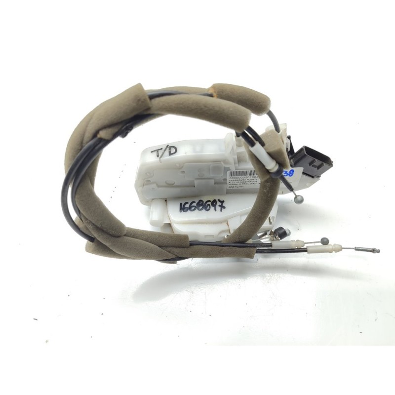 Recambio de cerradura puerta trasera derecha para nissan x-trail (t32) tekna 4x4 referencia OEM IAM 825006FR0A  