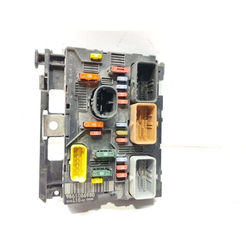 Recambio de caja reles / fusibles para peugeot 207 urban referencia OEM IAM 9661086980  