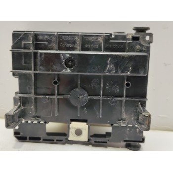 Recambio de caja reles / fusibles para peugeot 207 urban referencia OEM IAM 9661086980  