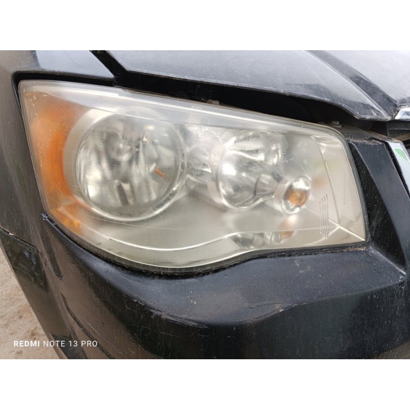 Recambio de faro derecho para chrysler grand voyager lx referencia OEM IAM   