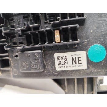 Recambio de caja reles / fusibles para opel insignia berlina cosmo referencia OEM IAM 13277321  