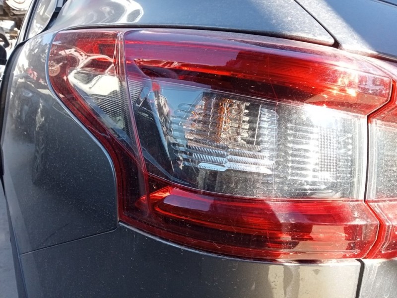 Recambio de piloto trasero izquierdo para nissan qashqai (j11) acenta referencia OEM IAM 26550HV00A  