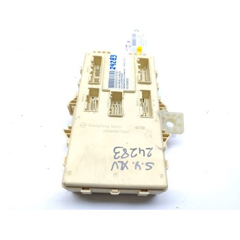 Recambio de caja reles / fusibles para ssangyong xlv crystal 4x2 referencia OEM IAM 8215035032  