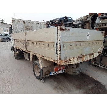 nissan atleon del año 2000