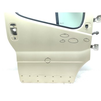 Recambio de puerta delantera derecha para opel vivaro combi 2.7t corto referencia OEM IAM 7751472215  