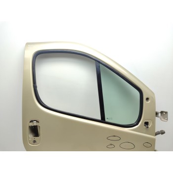 Recambio de puerta delantera derecha para opel vivaro combi 2.7t corto referencia OEM IAM 7751472215  