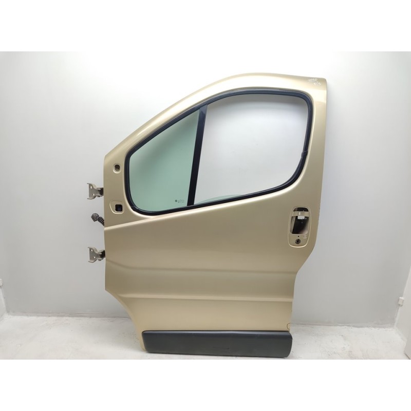 Recambio de puerta delantera izquierda para opel vivaro combi 2.7t corto referencia OEM IAM 7751478602  