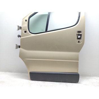 Recambio de puerta delantera izquierda para opel vivaro combi 2.7t corto referencia OEM IAM 7751478602  