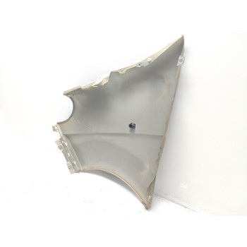 Recambio de aleta delantera derecha para opel vivaro combi 2.7t corto referencia OEM IAM 7782524467  