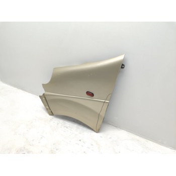 Recambio de aleta delantera izquierda para opel vivaro combi 2.7t corto referencia OEM IAM 7782524451  