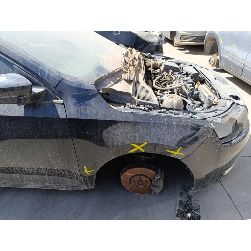 Recambio de aleta delantera derecha para skoda rapid active referencia OEM IAM 5JA821022D  