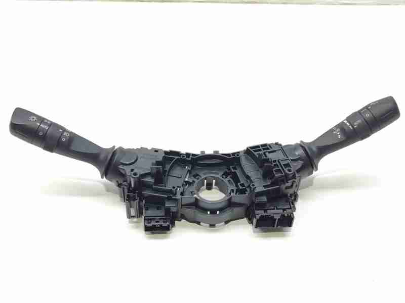 Recambio de mando luces para toyota auris hybrid active business plus referencia OEM IAM 8414002720  