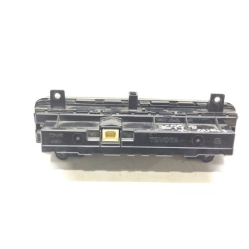 Recambio de mando climatizador para toyota auris hybrid active business plus referencia OEM IAM 5590002C50  