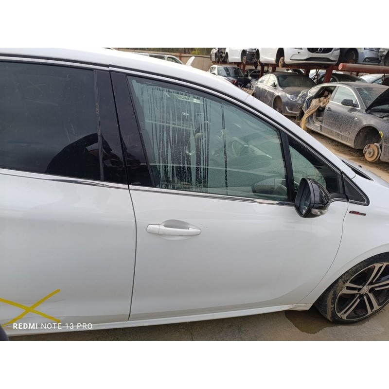 Recambio de puerta delantera derecha para peugeot 208 gt line referencia OEM IAM 9807820680  